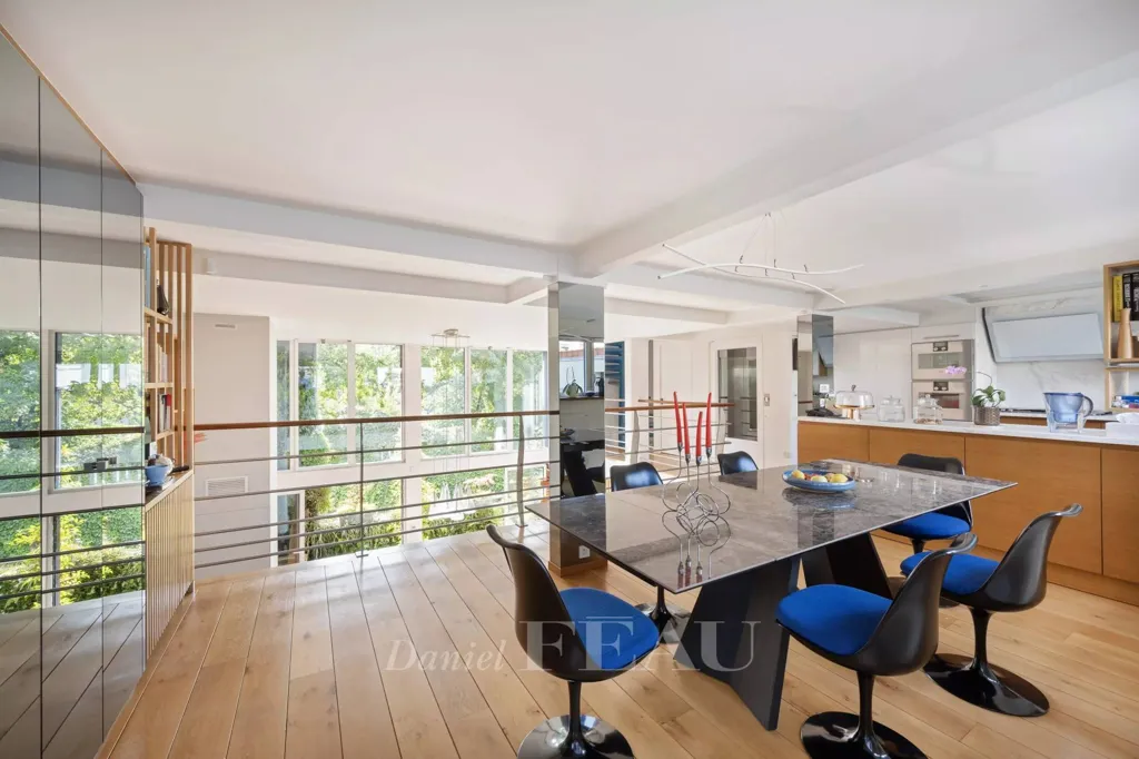 Söögituba - Luxury 10-Room House with Pool in Paris 20ème