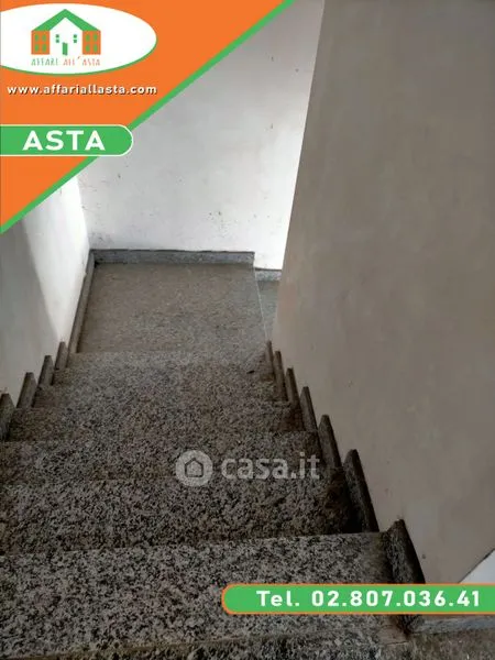 Stanze - Three-Bedroom Apartment with Balcony in Palestro