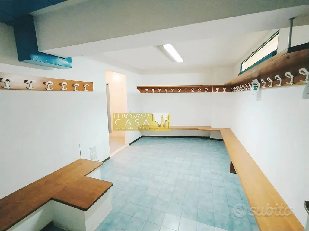 Pièces - Commercial Space with Gym in Teramo