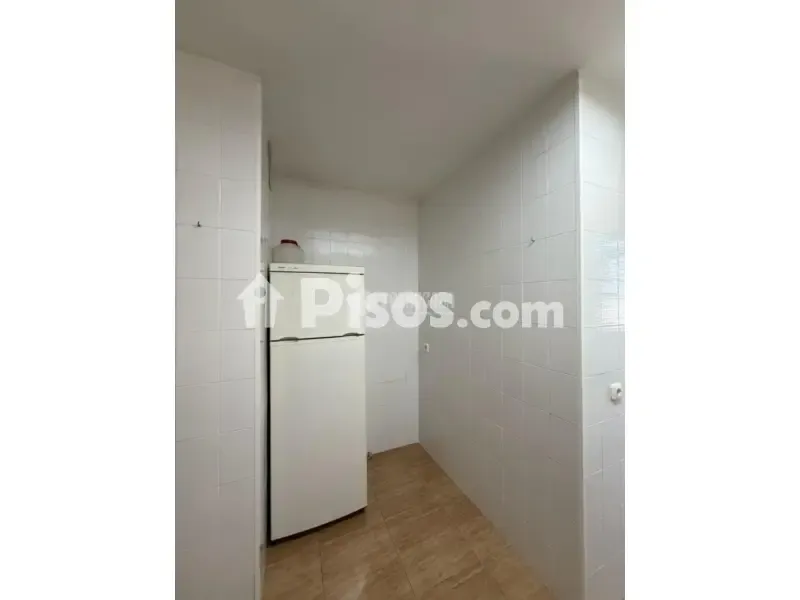 Cucina - Four-Bedroom Apartment with A/C in Montequinto