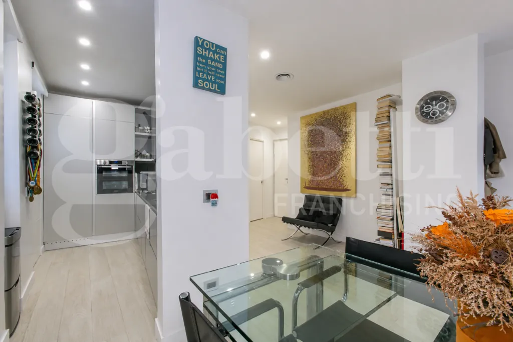 Sala da pranzo - Appartamento ristrutturato con box auto a Ponte Milvio, Roma