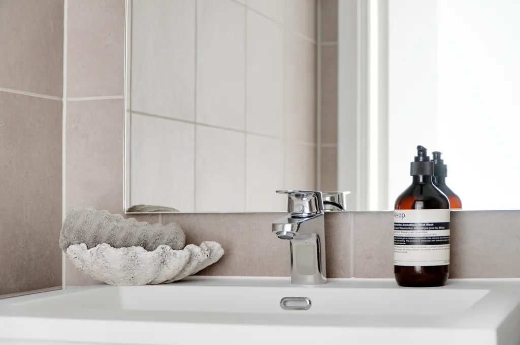 Bathrooms - 1-Bedroom Apartment with Private Bathroom in Østerbro