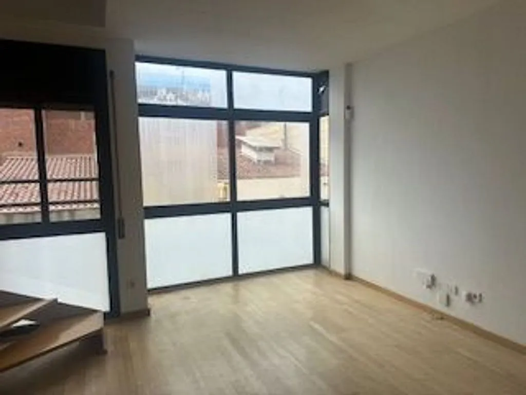 Pièces - Duplex with Terrace and Balcony in Terrassa Centre