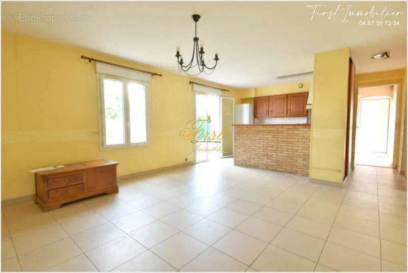 Séjour - Appartement en Rez-de-Chaussée avec Jardinet à Beaulieu