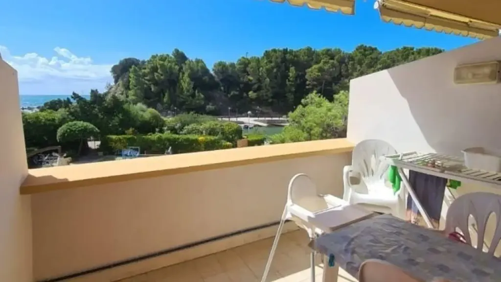 Terrass - Seafront Studio with Pool in Quercianella