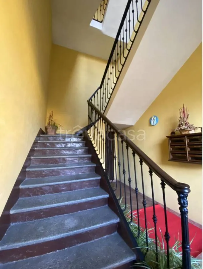 Pièces - Auctioned Apartment with Balcony in Turin