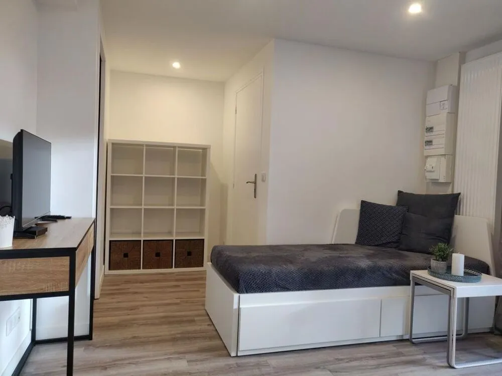 Chambres - Studio Meublé avec Balcon à Verneuil-sur-Seine