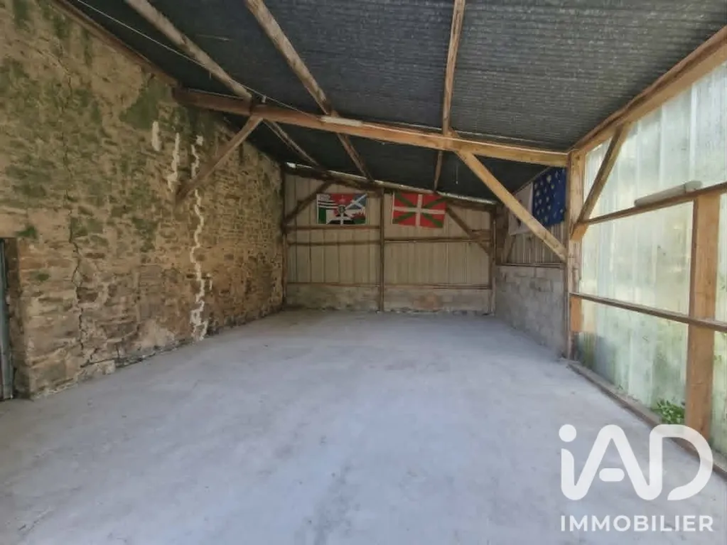 Garage - Authentic Longère with Wooded Garden in Melrand
