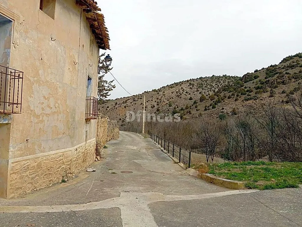 Rustic House with Corral in Cubla