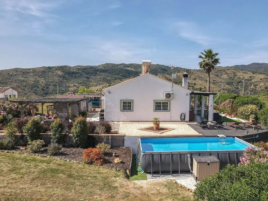 Piscine - Rustic House with Pool in Tolox