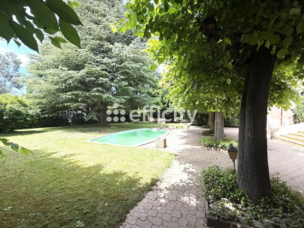 Piscine - Maison avec Piscine à Jassans-Riottier