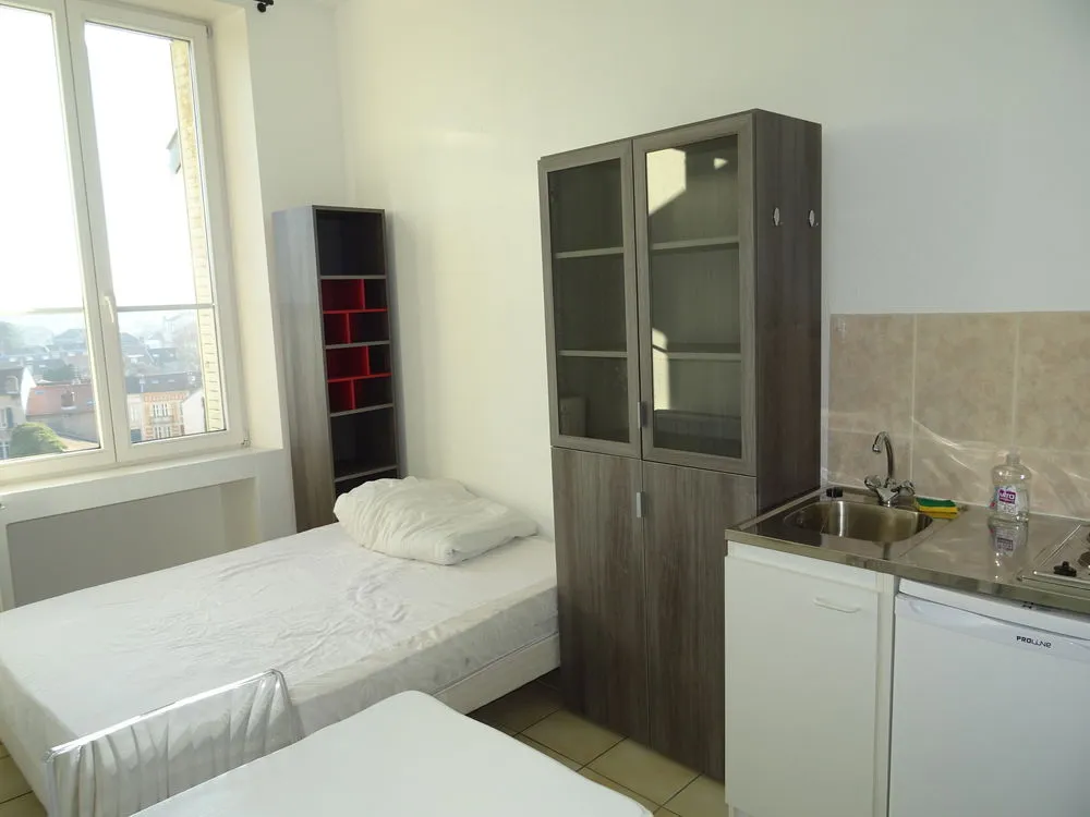 Chambres - Studio ensoleillé avec vue jardin à Nancy