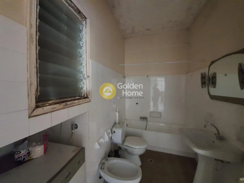 Bathrooms - Building with Shop in Arói, Patras