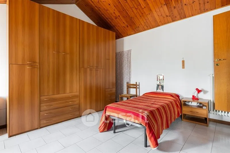Chambres - Semi-detached House with Private Garden in Conselice