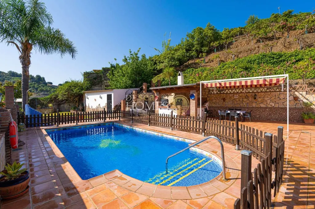 Bassein - Detached Villa with Pool in Frigiliana