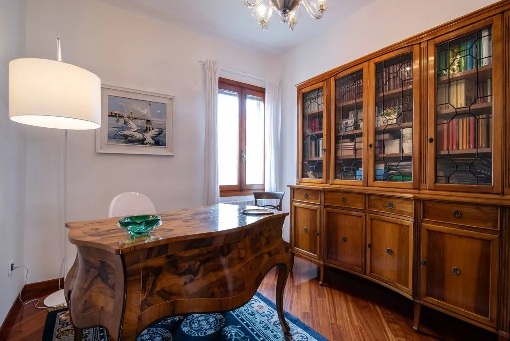 Office - Luxury Penthouse with Terrace in Venice