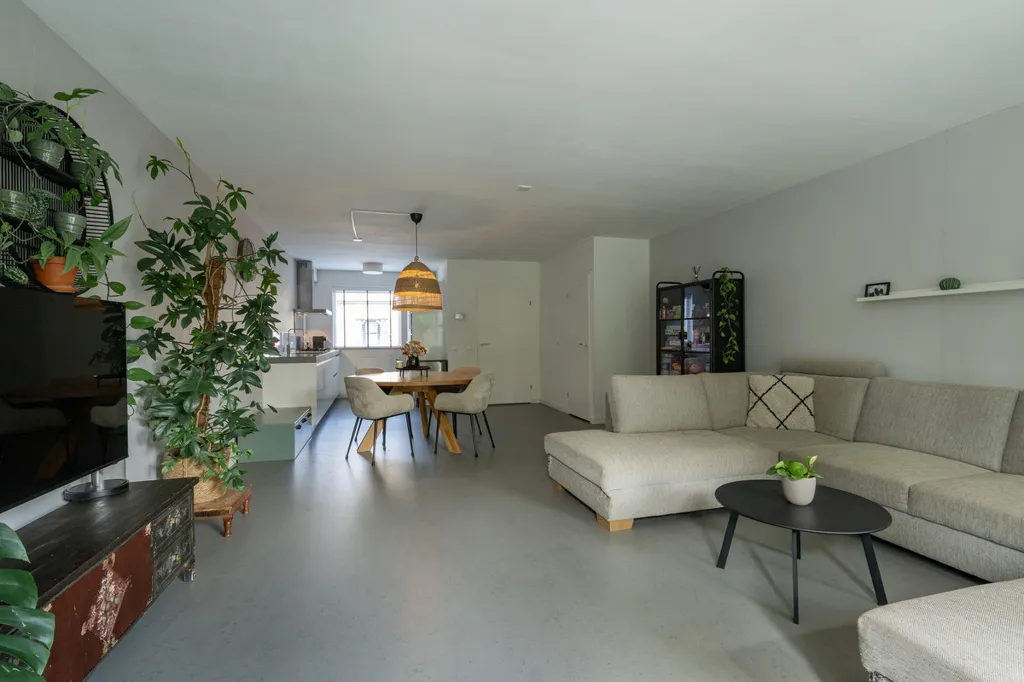 Elutuba - Spacious Semi-detached House with Garden in Leerdam