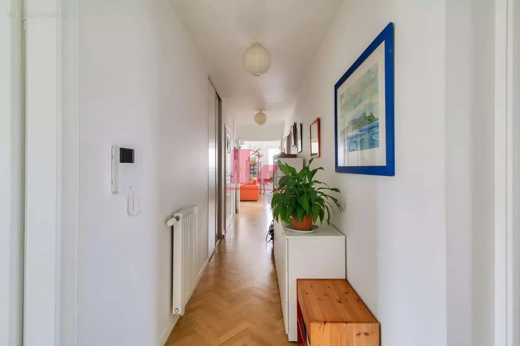 Entrée - Appartement 5 Pièces avec Balcon à Vanves