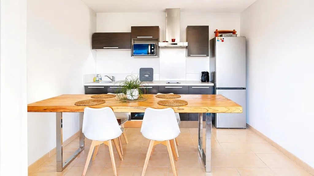 Salle à manger - Villa avec Vue Mer à Treilles
