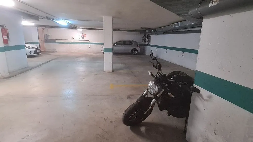 Garaaž - T2 Apartment with Garage in Doctor Dachs