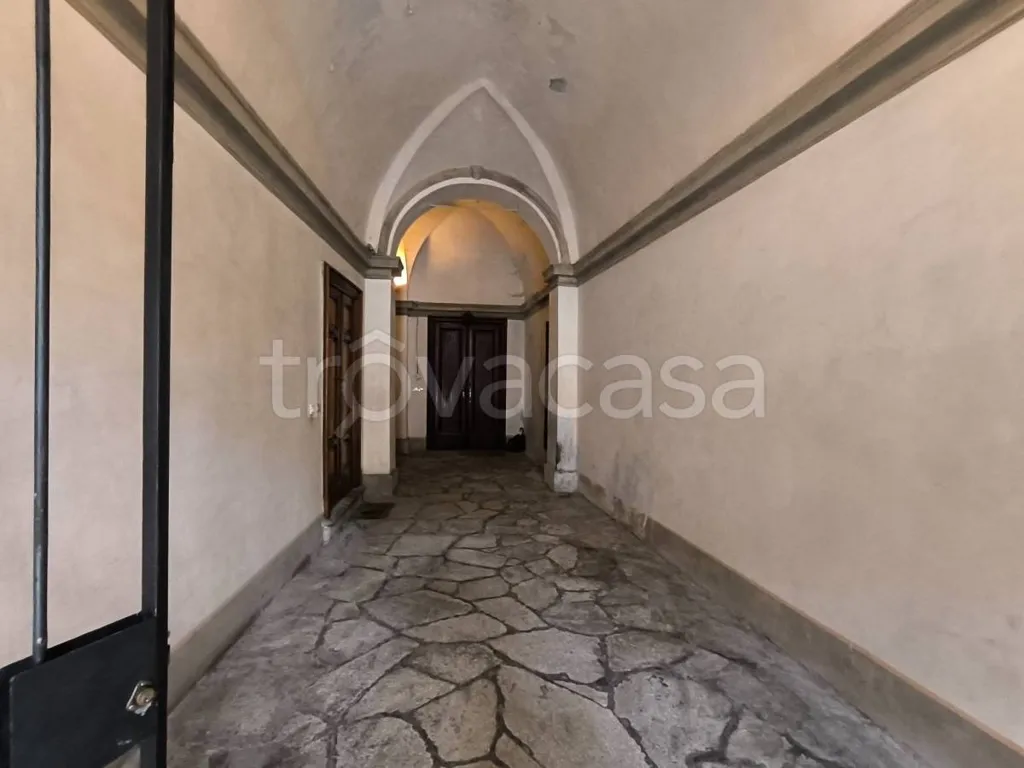Entrée - Historic Apartment with Piazza View in Mondovì