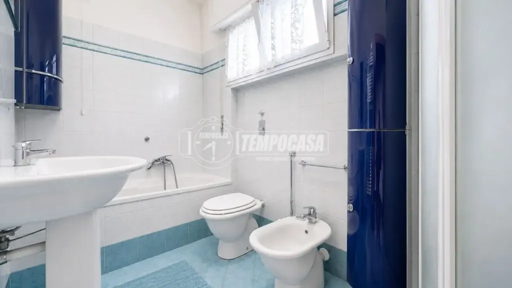 Vannitoad - Bright Triplex Apartment with Metro Access in Milan