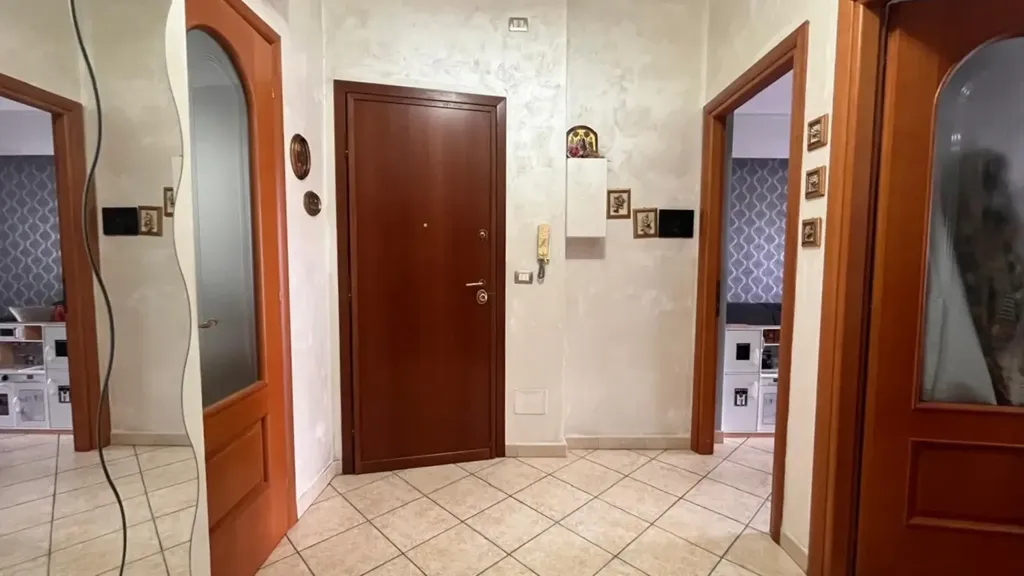 Entrée - Rearranged Apartment with Balcony in Beinasco