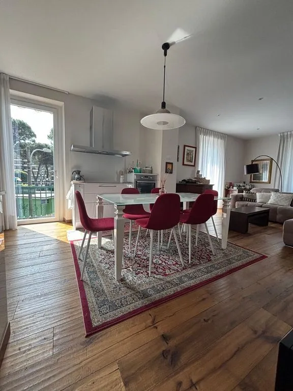 Söögituba - Modernised Semi-detached Villa with Lake View in Verbania