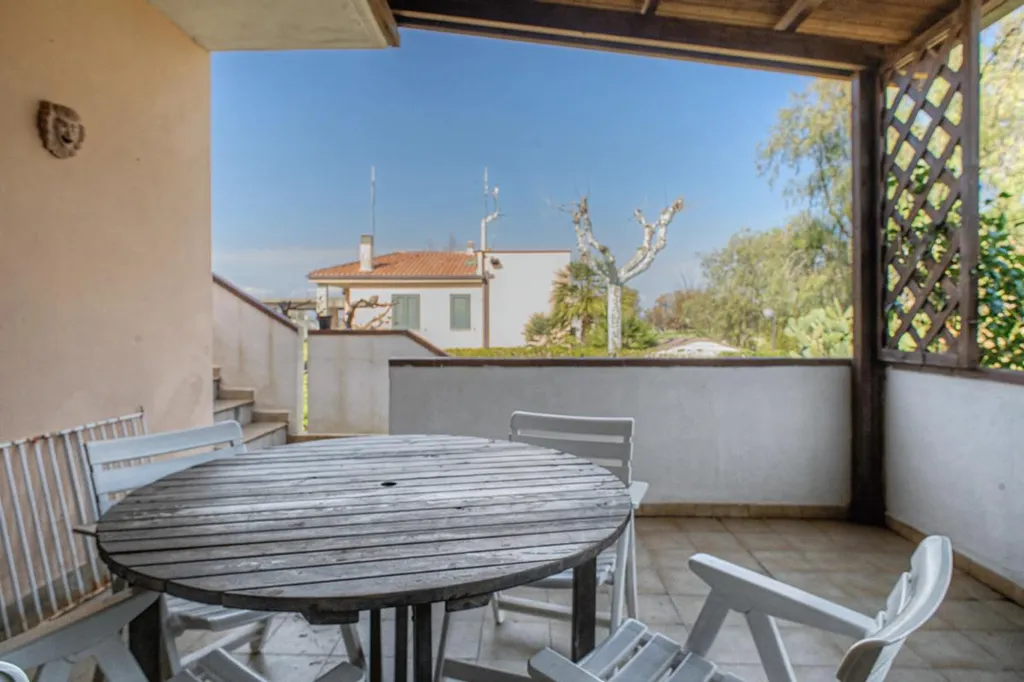 Terrasse - Villa with Balcony in Bernalda Centre