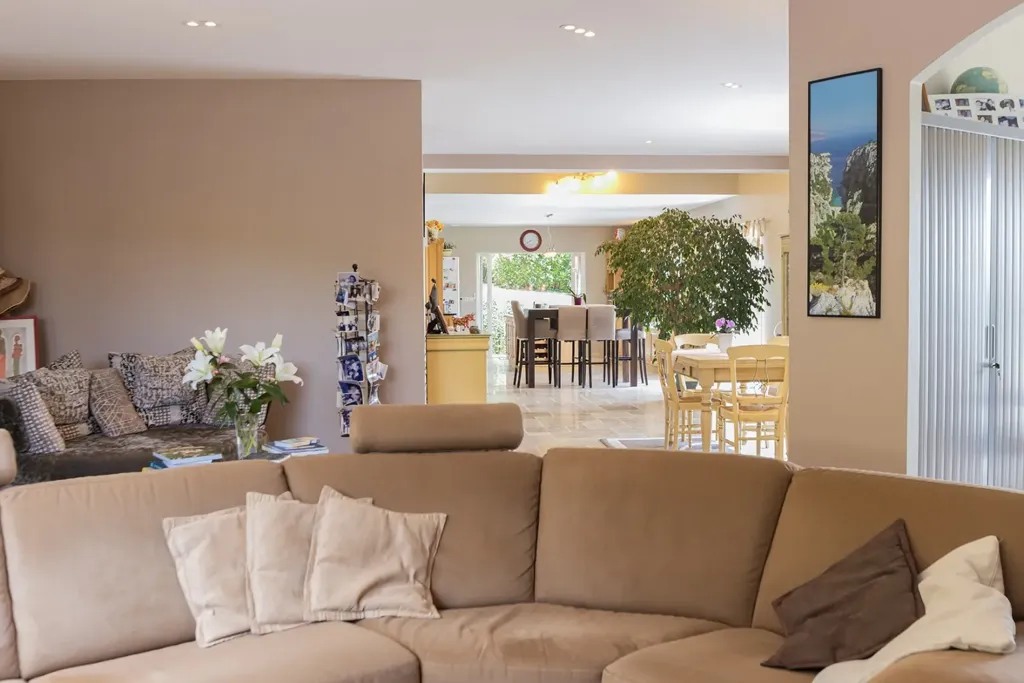 Séjour - Maison Contemporaine avec Piscine au Nord de Pau