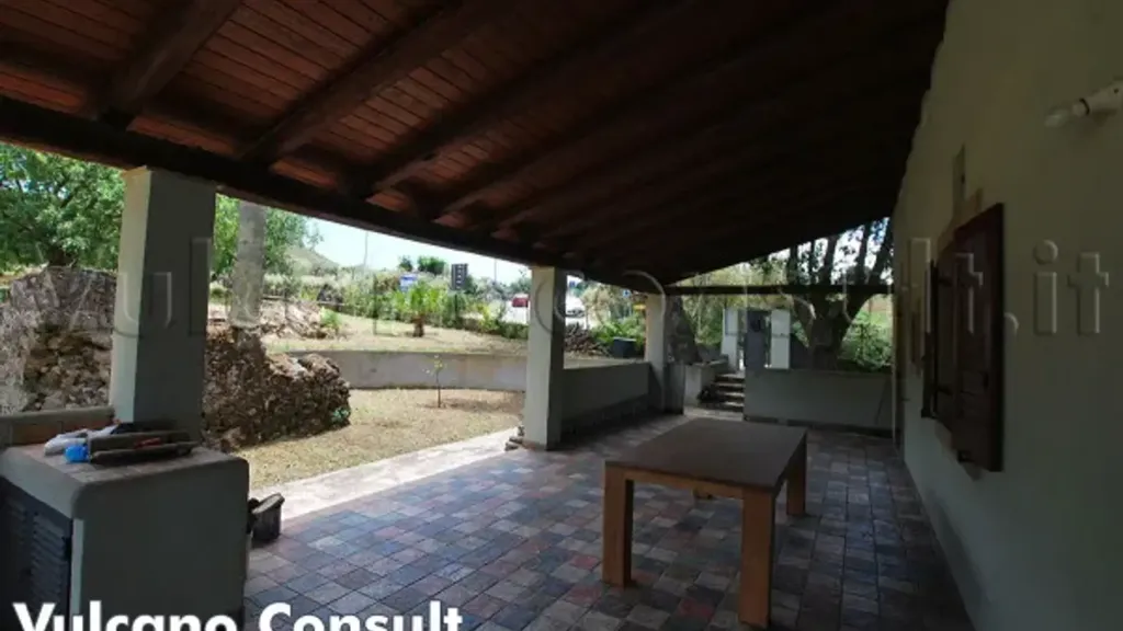 Terrasse - Rustic Villa with Garden in Lipari