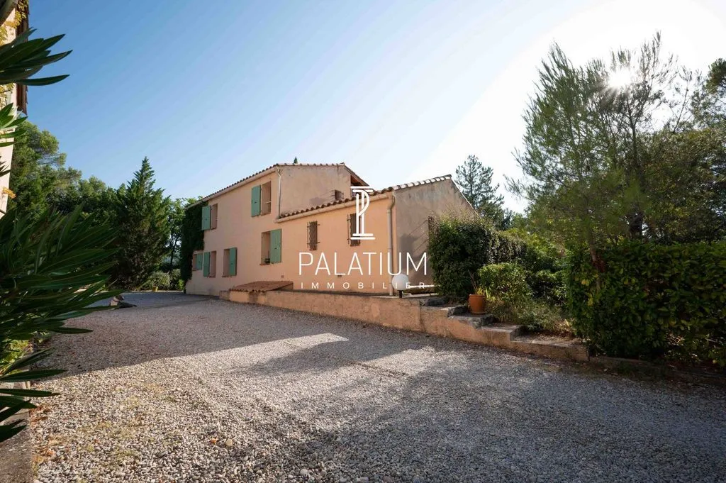 Maison Luxueuse avec Parking à Pierrevert