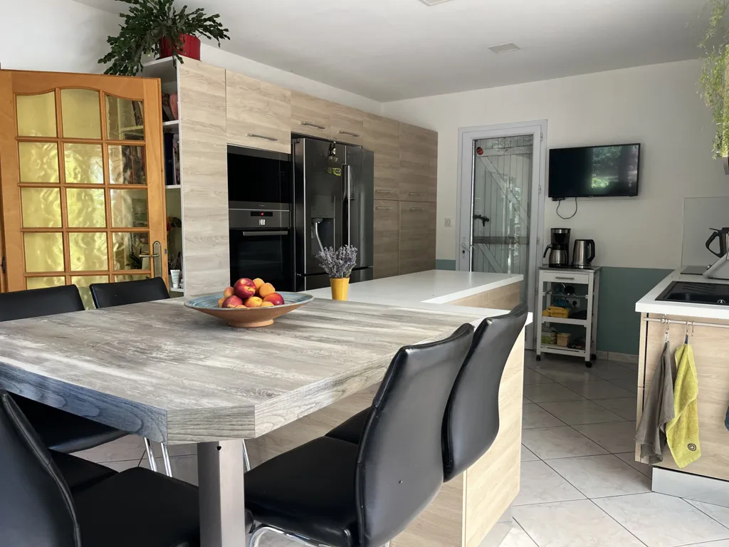 Kitchen - 6-Bedroom House with Pool on Wooded Plot in Calm Area