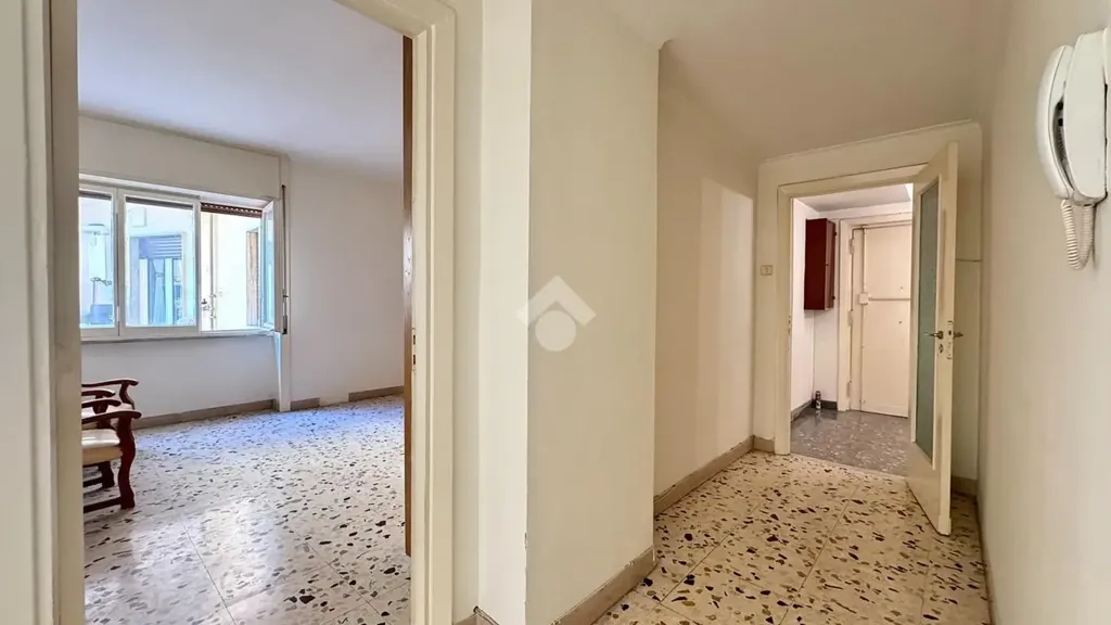 Ingresso - Apartment with Balcony in Naples