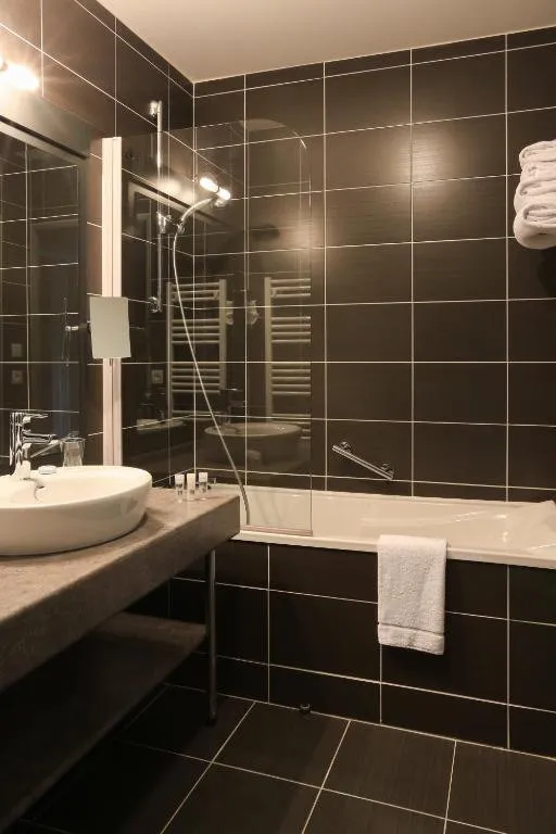 Salles de bain - Maison Duplex avec Terrasse à Pont-Aven