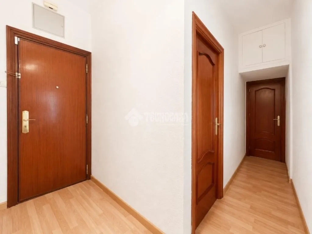 Ingresso - Two-Bedroom Flat with Balcony in Villaverde, Madrid