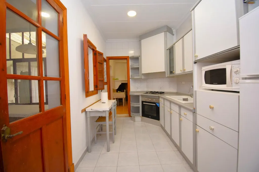 Köök - Charming Townhouse with Garage in Muro
