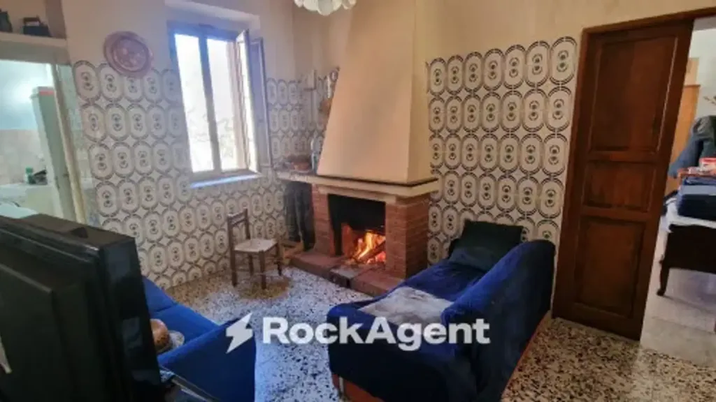 Elutuba - Villa with Garden in Rogliano