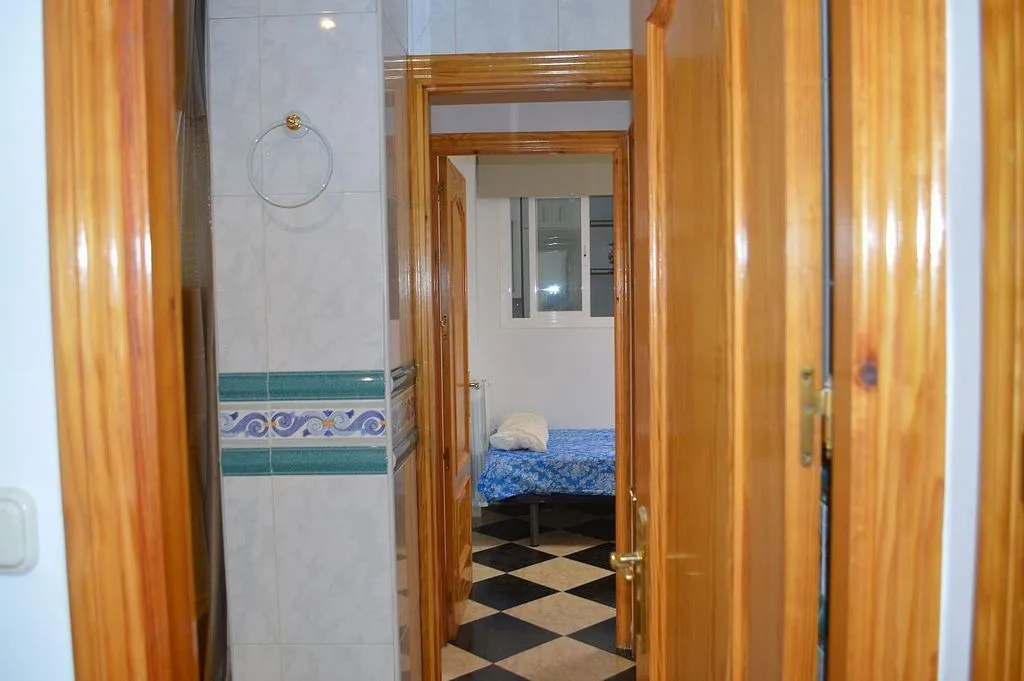 Esik - Amueblated Flat with Balcony in Granada