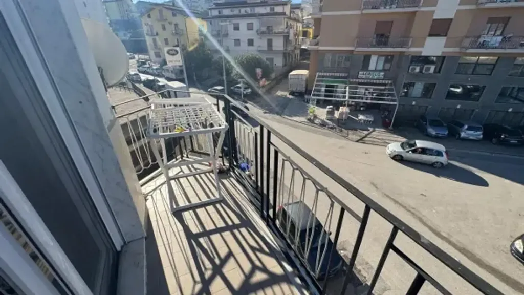 Balcon - Rearranged Apartment with Balcony in Benevento