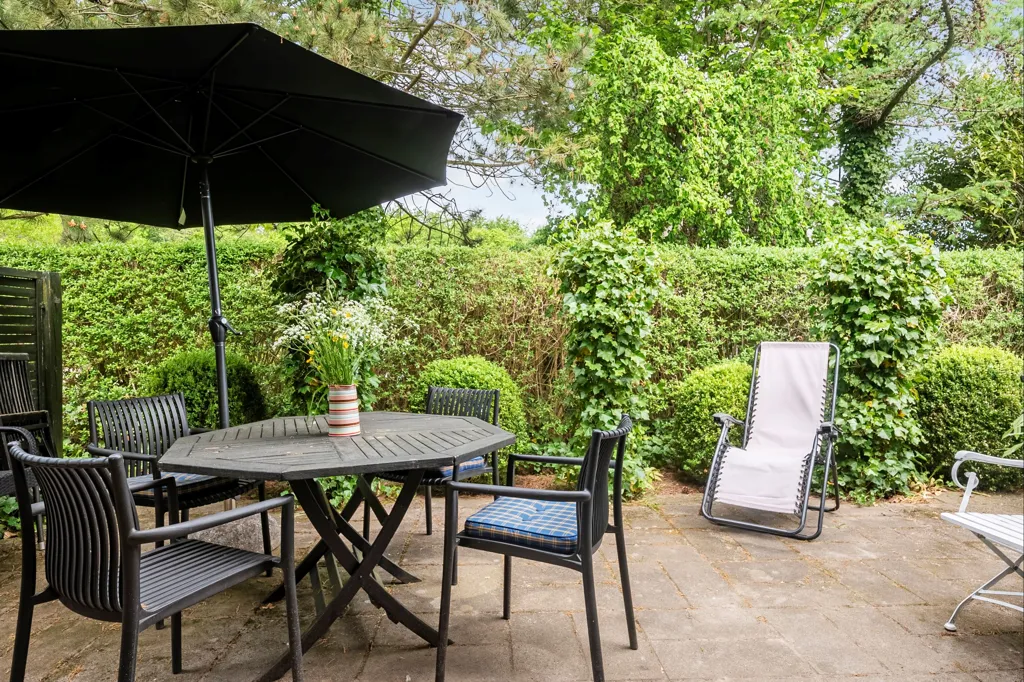 Aed - Villa with Garden in Secure Area
