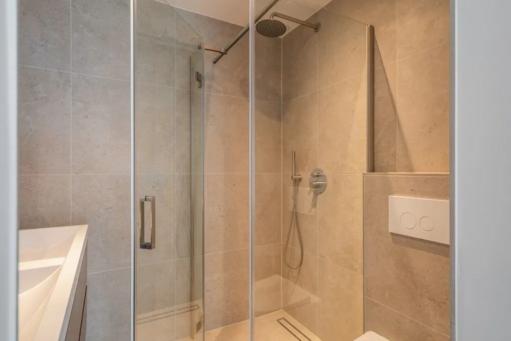 Salles de bain - Renovated Apartment with Balcony in The Hague