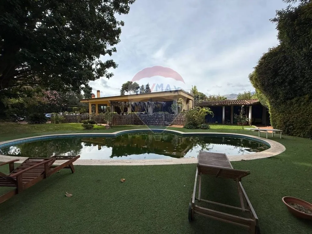 Bassein - Luxury Villa with Pool in Mondello, Palermo