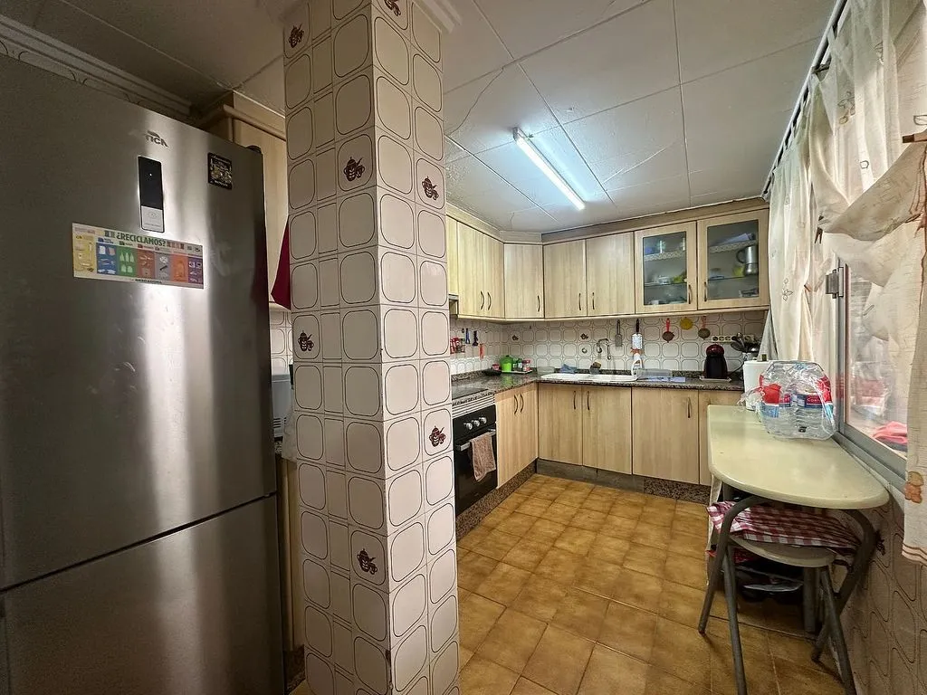 Cuisine - Terraced House with Balcony in Manises Centre