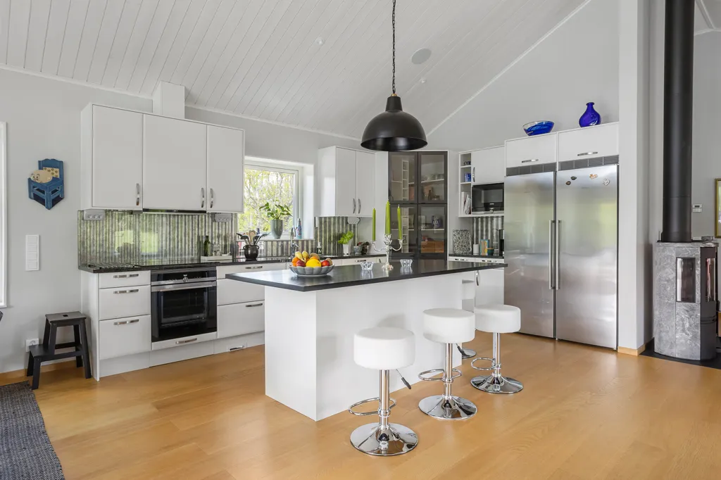 Cucina - Contemporary Villa with Pool in Läggesta