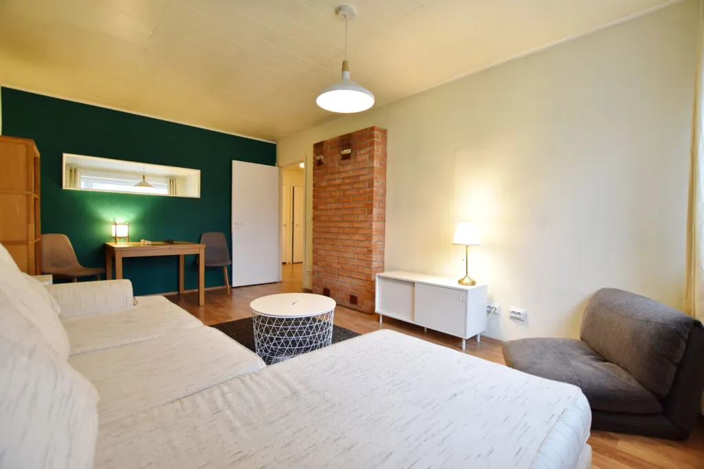Elutuba - Renovated Apartment in Stone House, Muhu Island