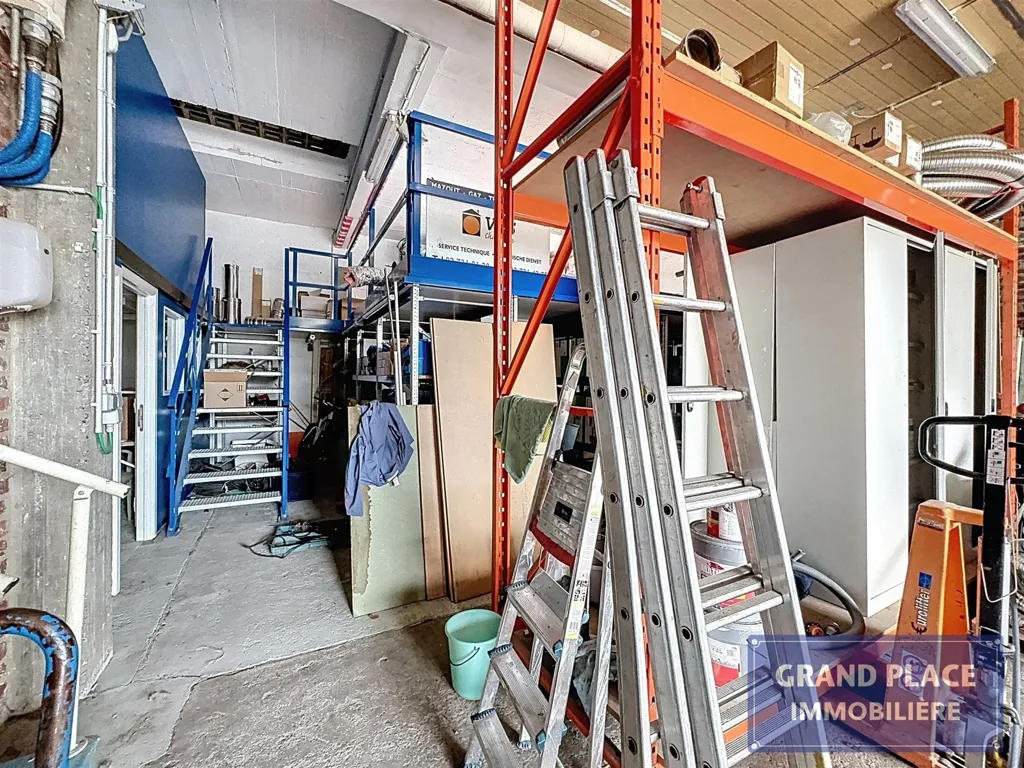 Buanderie - Immeuble avec Entrepôt et Appartements Rénovés près de Bruxelles