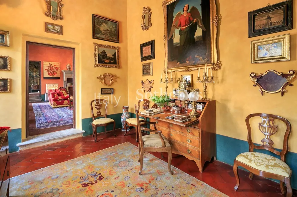 Bureau - Luxury Flat in Historic Villa, Florence