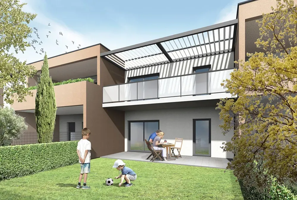 2-Bed Apartment with Garden in Montélimar