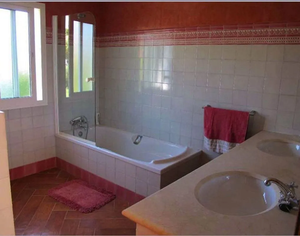 Vannitoad - Charming Villa with Pool in Sotogrande Alto